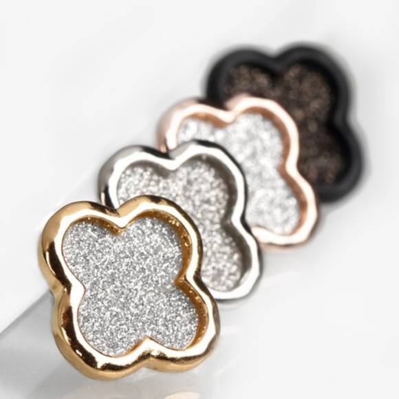 BellanBlue Jewelry - Luxe Rose Gold Clover Earrings